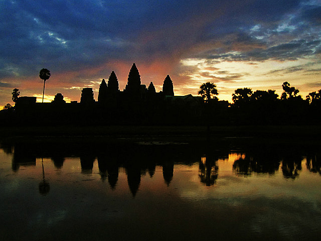 1.1346161536.an-angkor-sunrise