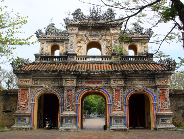 1.1361750460.gate-to-the-city