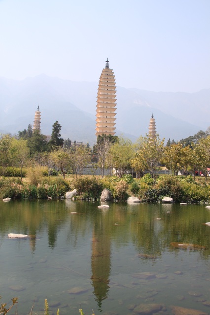 1.1362355200.three-pagodas