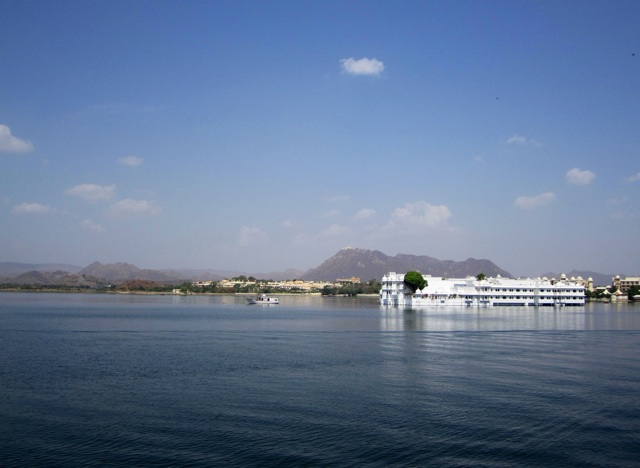 1.1366652949.lake-pichola