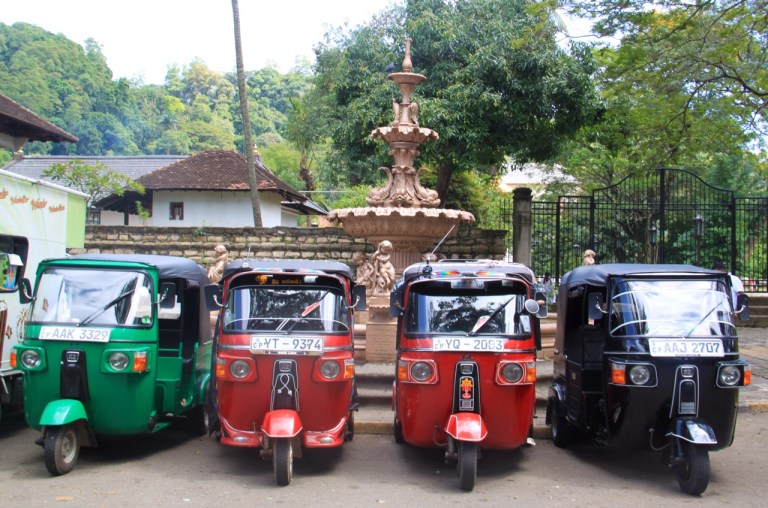 2.1383696000.tuk-tuks