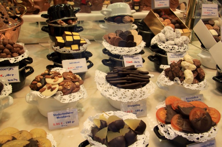 3.1393027200.chocolates