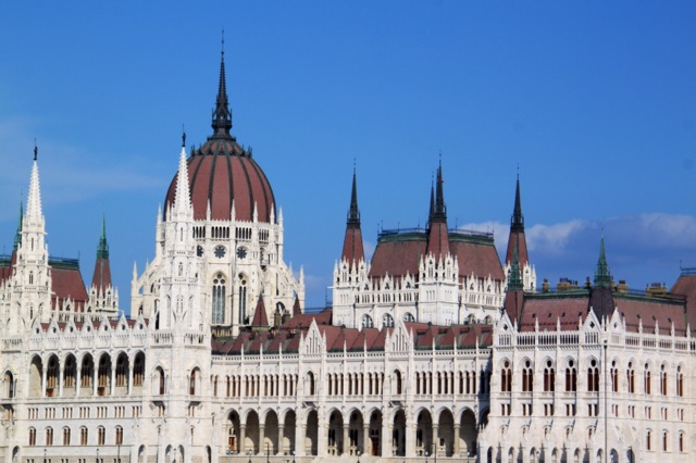 3.1393705603.parliament