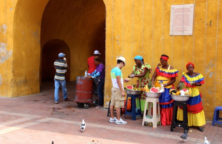 3.1416096000.fruit-women