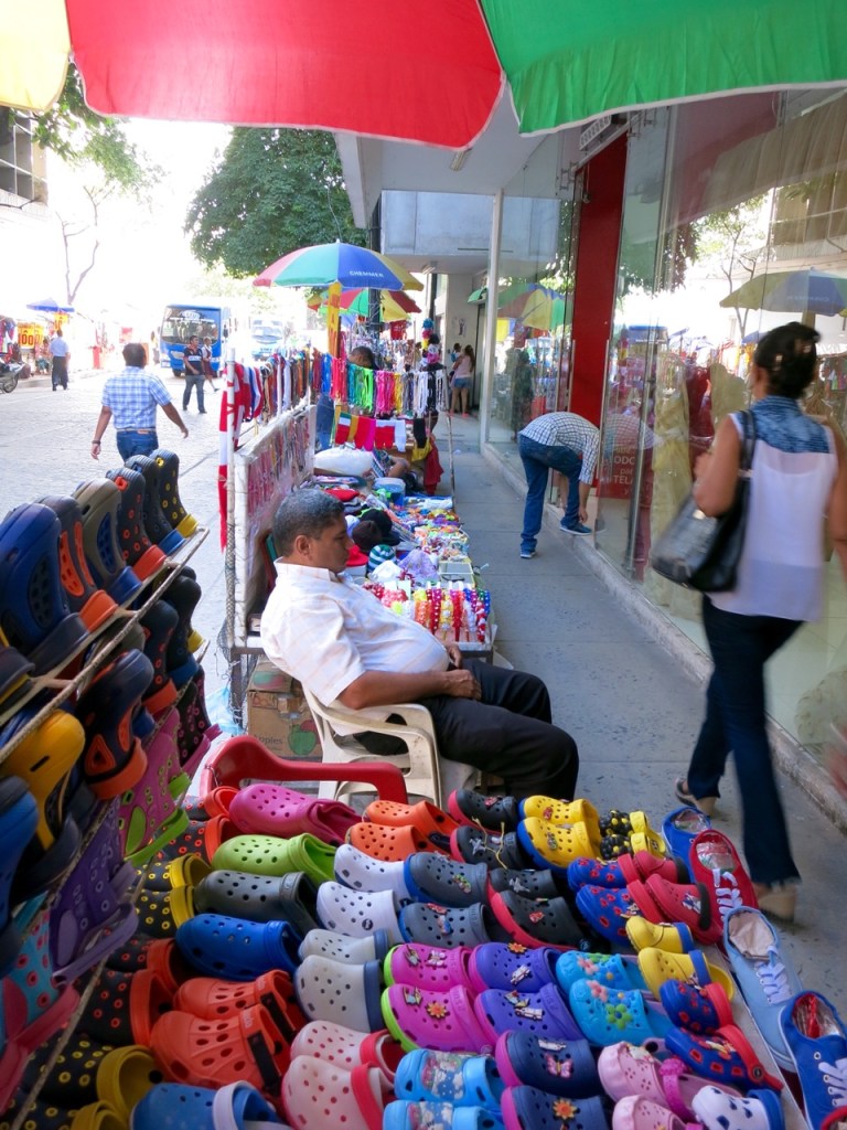 3.1416528000.street-markets