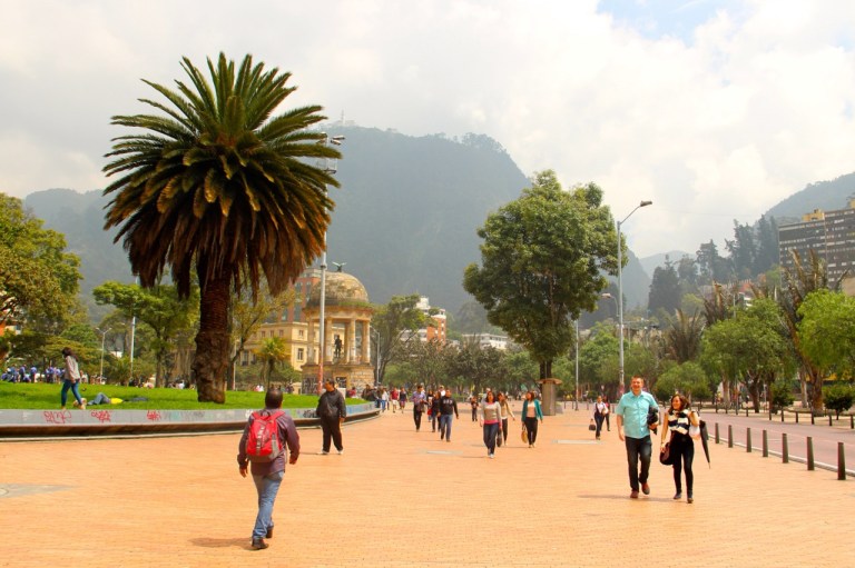 3.1416614400.simon-bolivar-statue