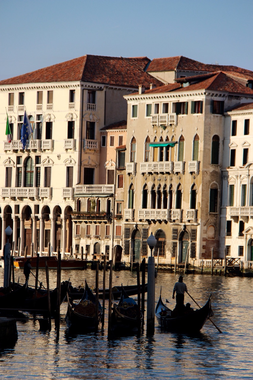 4.1424995200.darkness